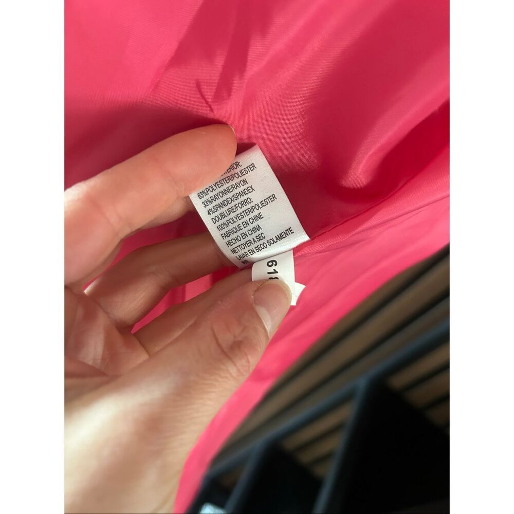 Tahari pink blazer jacket flairs out size 4 classy stylish work attire form fitt - Picture 8 of 8
